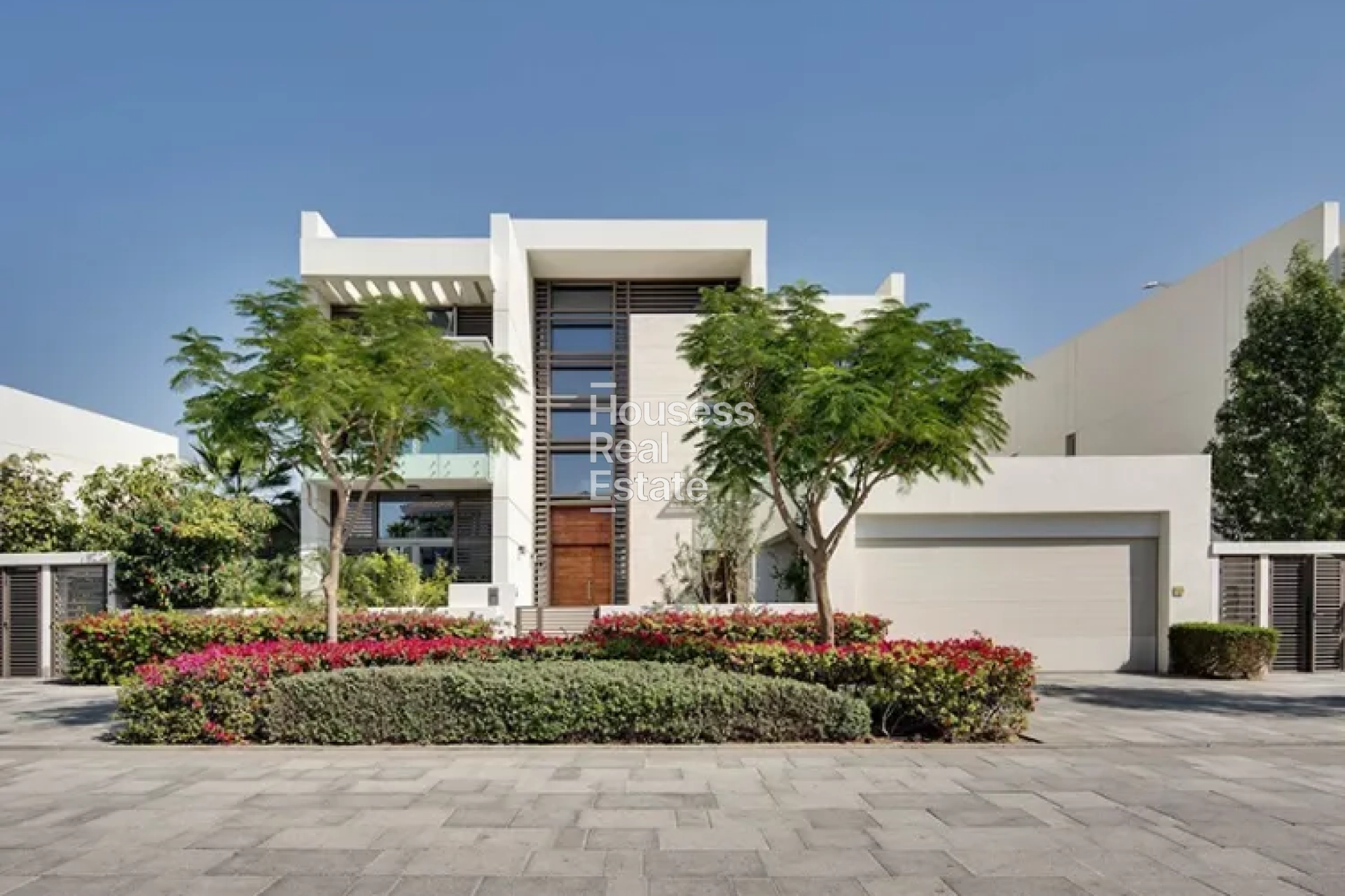 Vacant | Internal | Landscaped