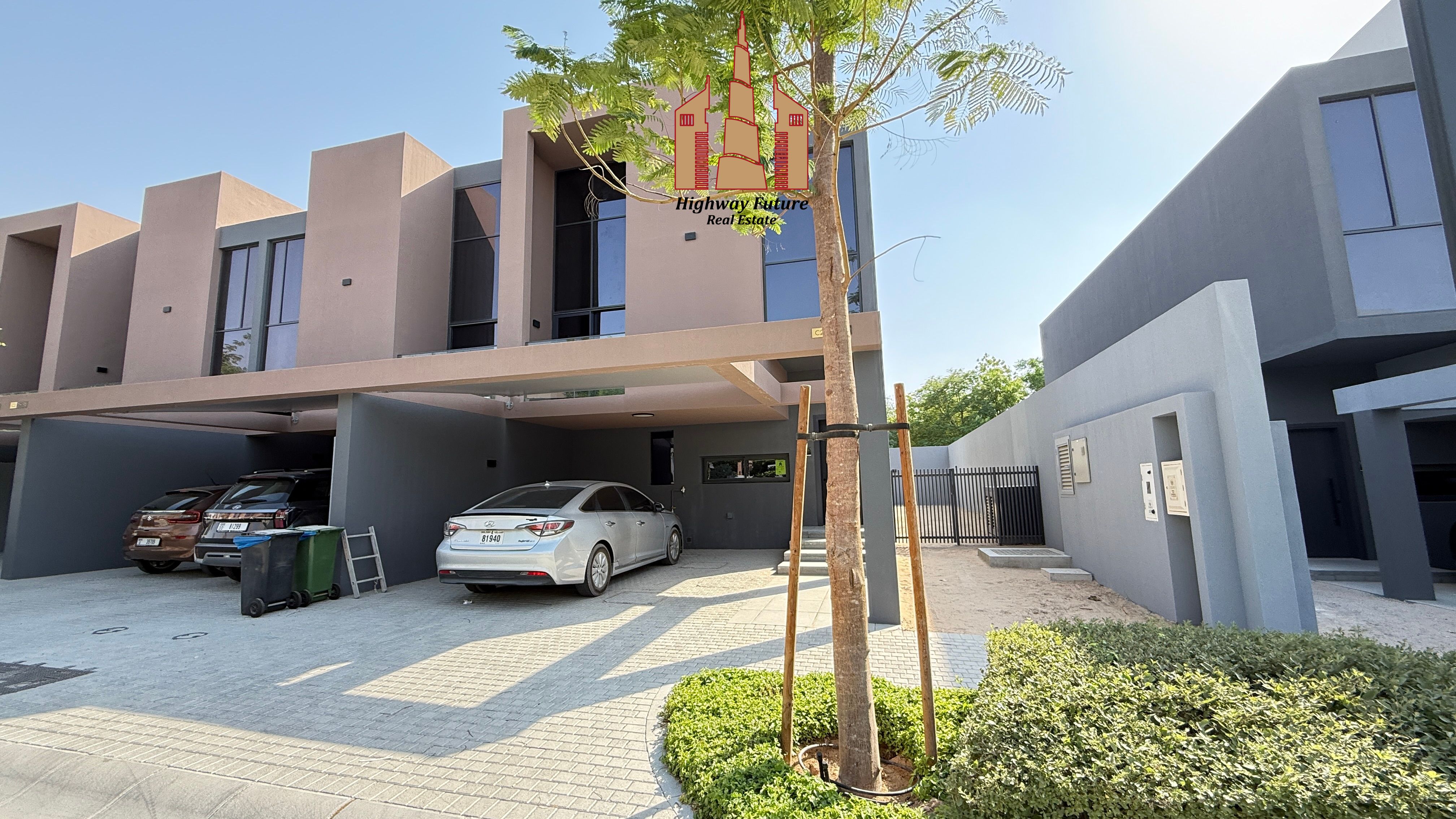Elegant 3BR Corner Villa For Rent In Robinia Masaar