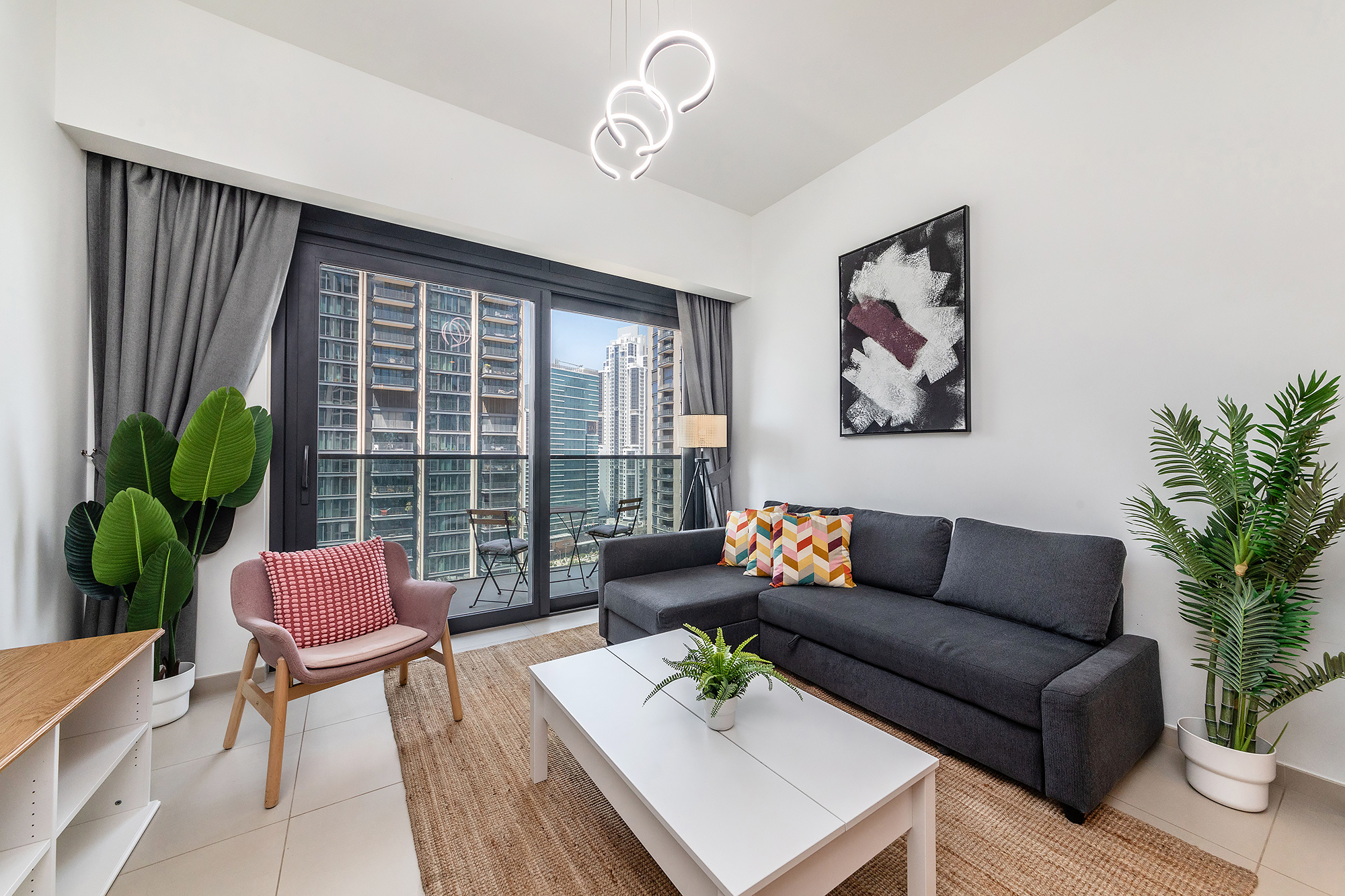 High floor | City views | Prime Downtown location