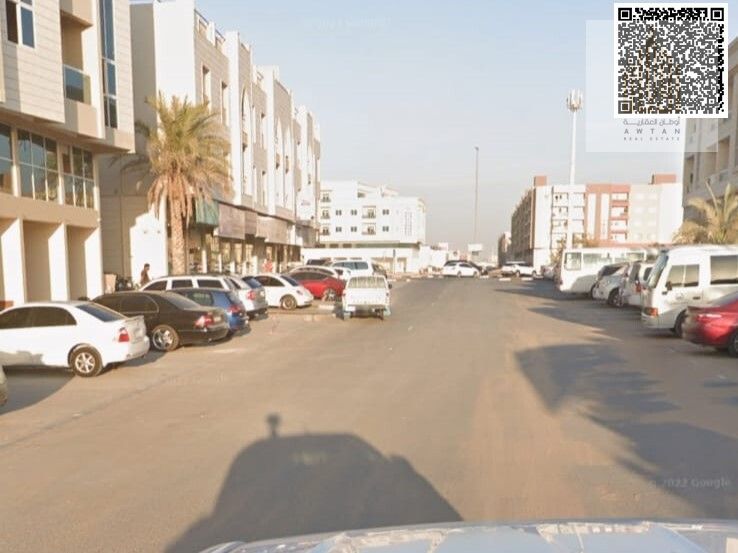 Commercial land in a prime location, large area, corner