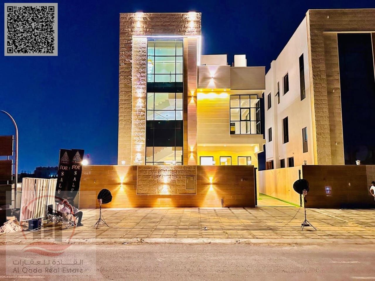 For sale, Al-Halio Villa, 5 rooms, a living room, a hall, a swimming pool, and a maid’s room. Freehold for all nationalities (including registration f