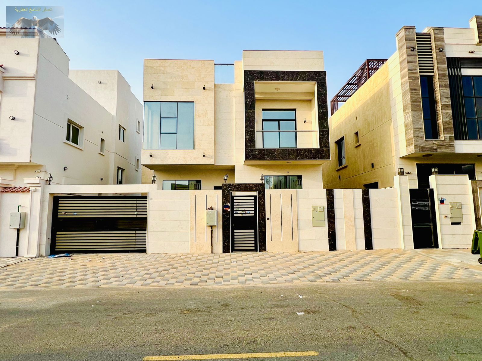 Luxury villa for rent in Al Zahia – 5 master bedrooms, 7 baths, majlis, hall, fully equipped kitchen, split AC, yard, car parking space, prime locatio
