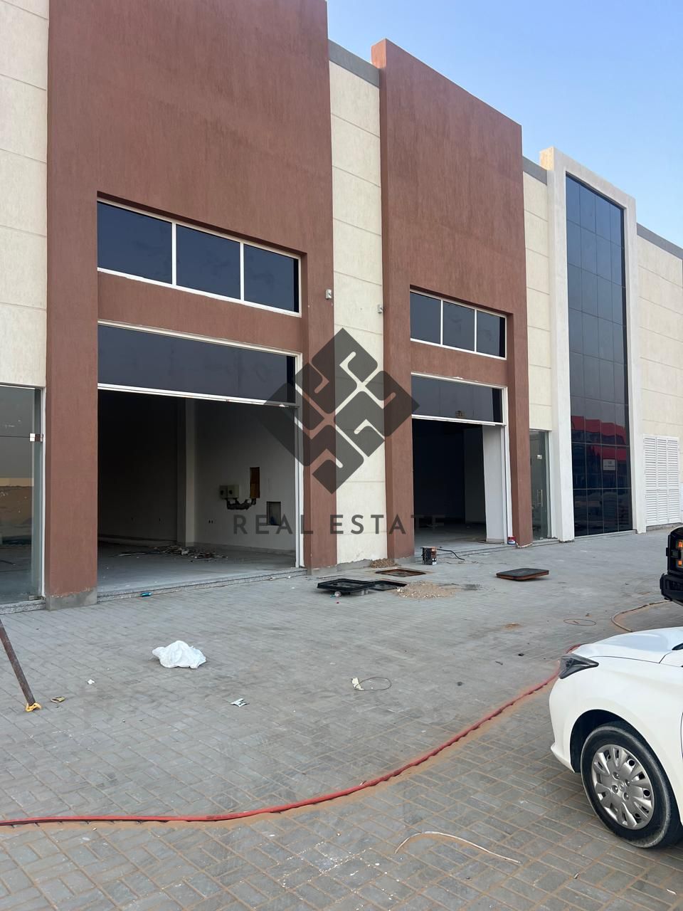 New showrooms for rent