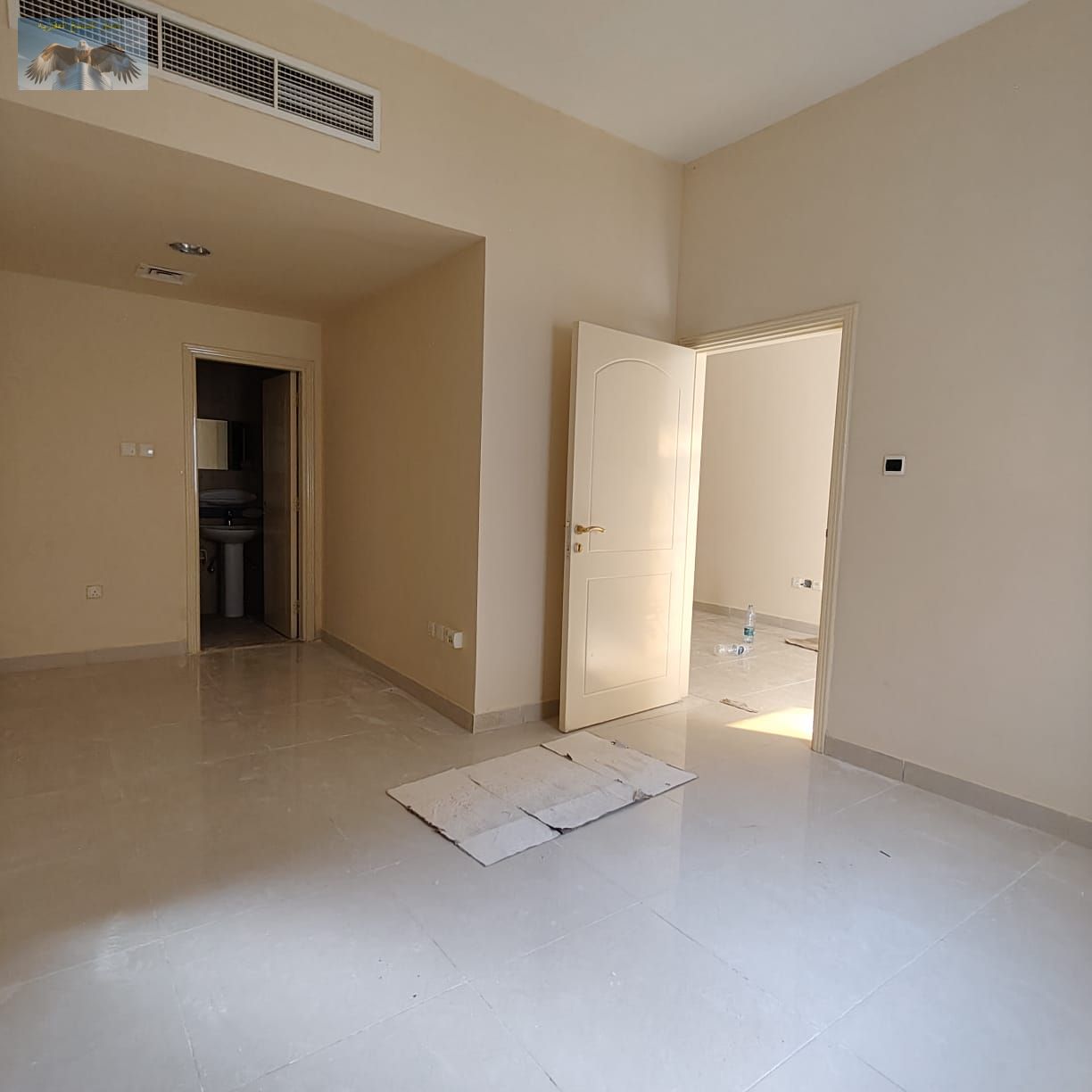 Apartment for annual rent, one room and a hall, Al Nuaimiya 1, distinguished location close to Khalifa Street and Al Hikma School, vital locationclose