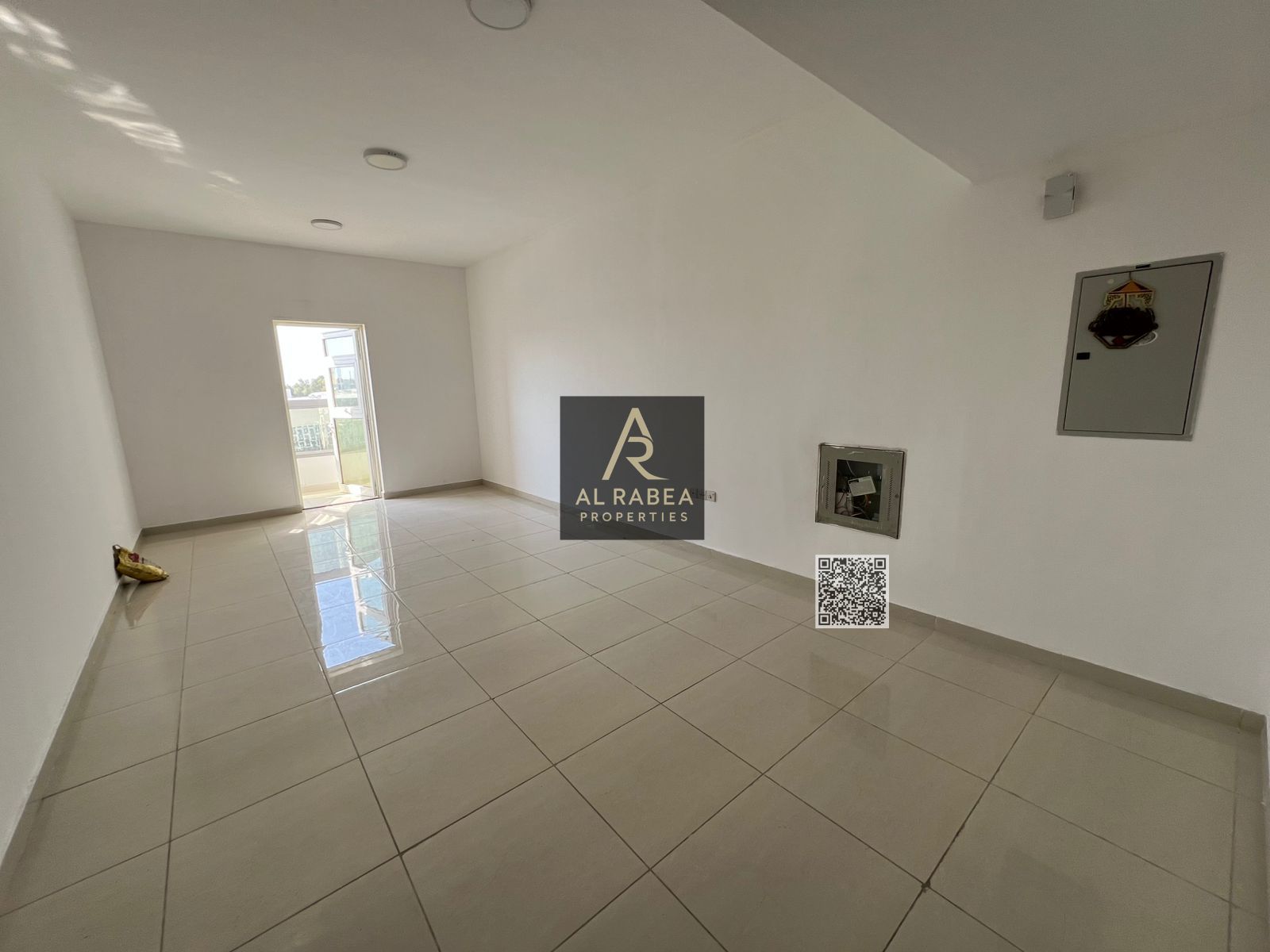 Annual rent in Ajman in Al Jurf 2, including 3 bedrooms, a hall, 4 bathrooms, and a maid's room