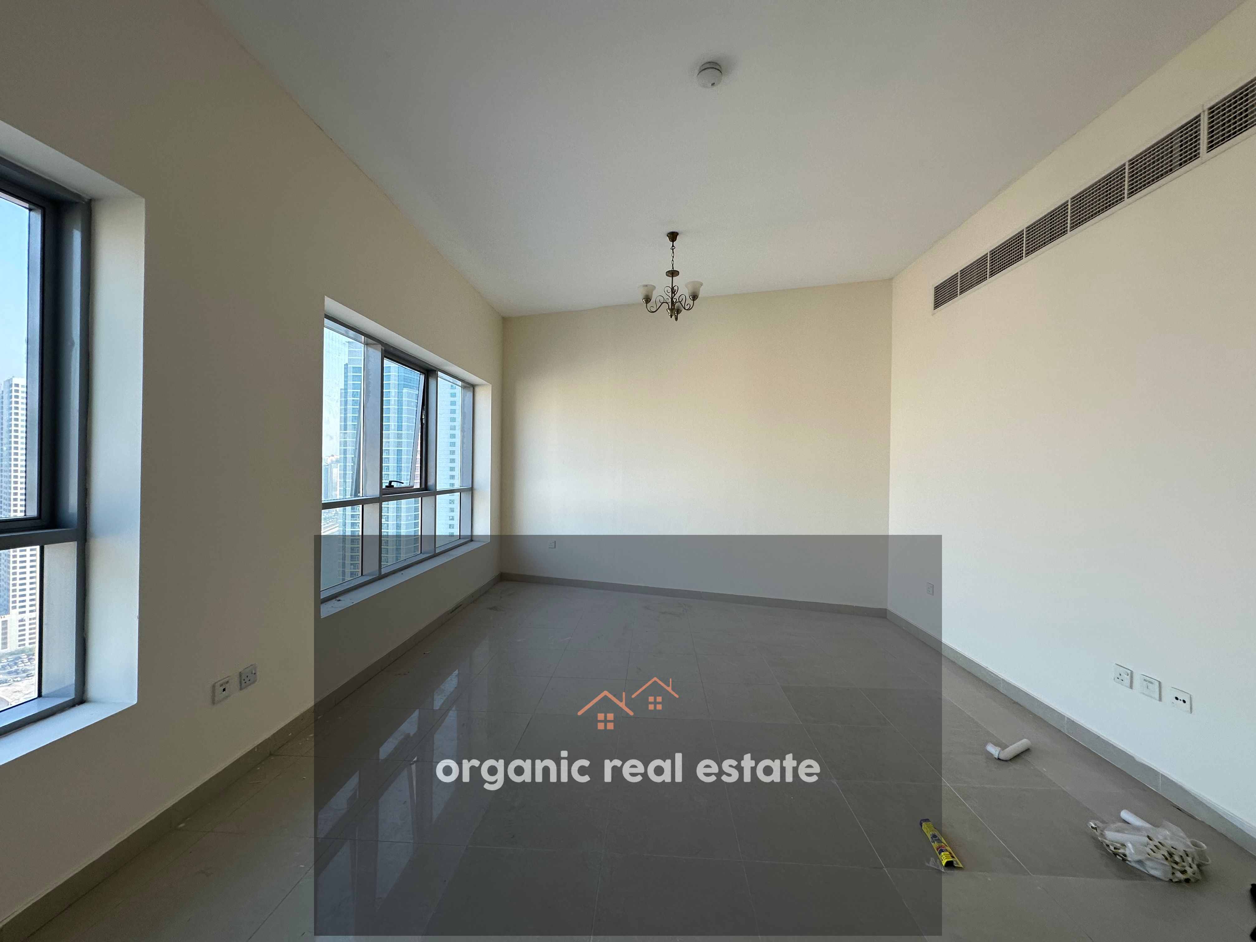 Prime location 2bhk both master + parking