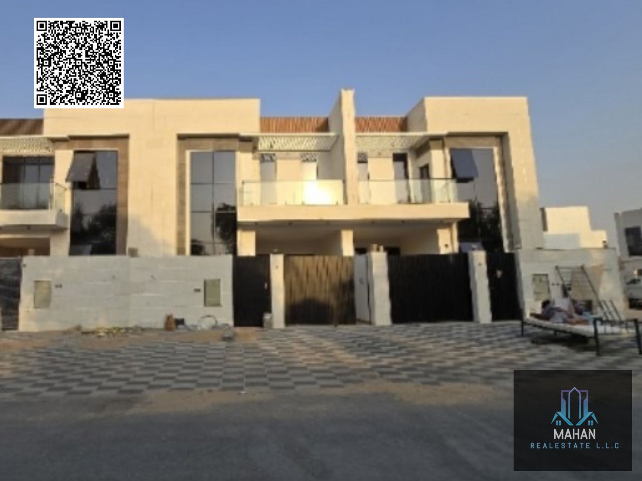 Villa for Sale in Al Yasmin, Ajman  Land Area: 1,712 sq. ft. Built-up Area: 2,600 sq. ft.  Property Details:  4 Master Bedrooms  Majlis + Family Seating Area   Price: AED 1,350,000 (Including Transfer Fees)  Prime location in Al Yasmin, Ajman