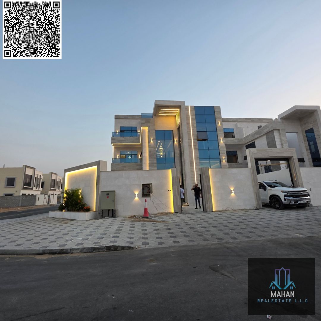 Helio 2 : Villa ( 4 villas ) plot 4500 , built up 5300 , 6 bedrooms, 2 salas , 1 majlis , maid room , swiming pool , water fall , built in panorama elevator , all villas double hight , lexurious decorations , fiber lights on false ceiling , 2 villas corne