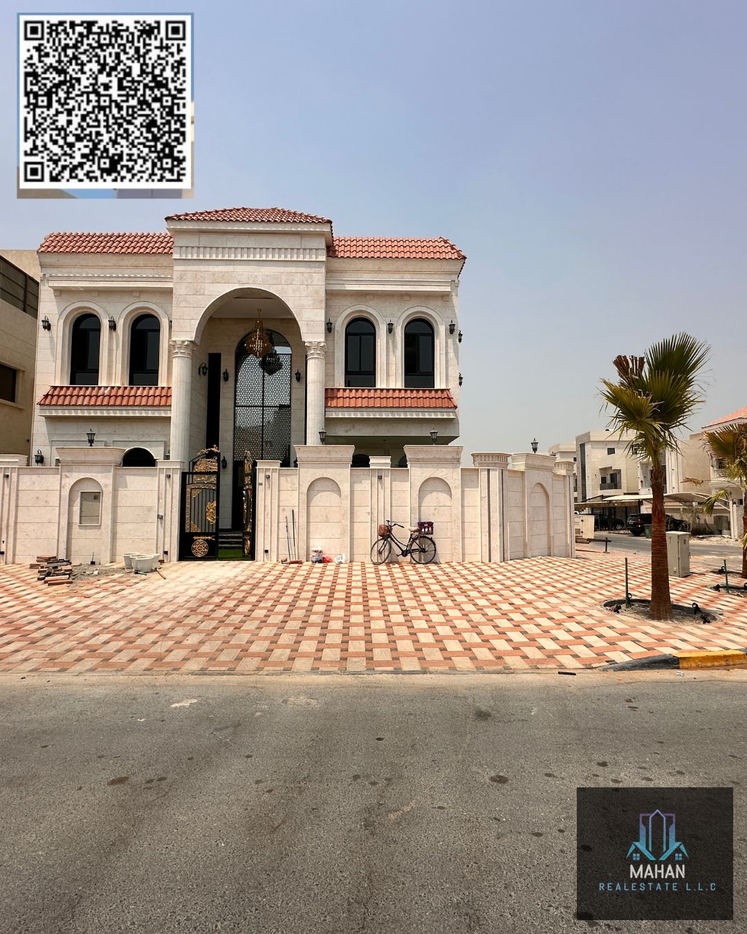 5 bedroom villa hall majlis with maid room classic style villa