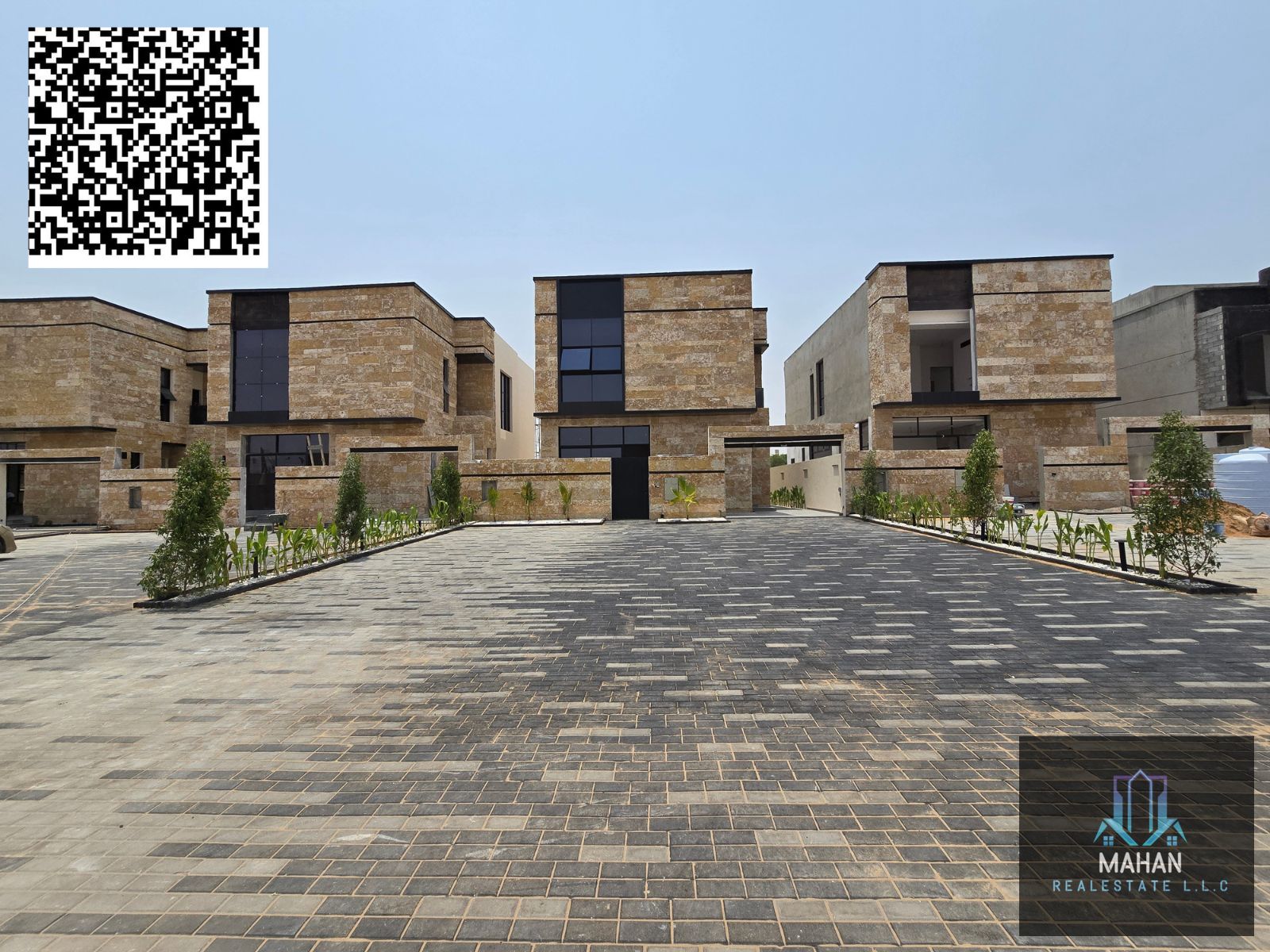 Very good location 5bedrooms hall majlis villa