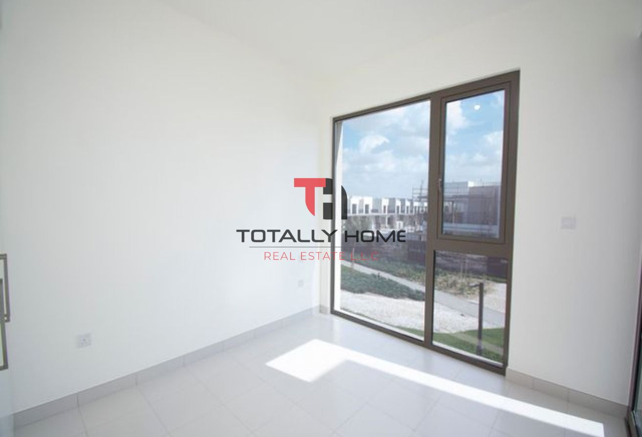 Parkside 1: 3 BR Villa for Sale in Dubai South