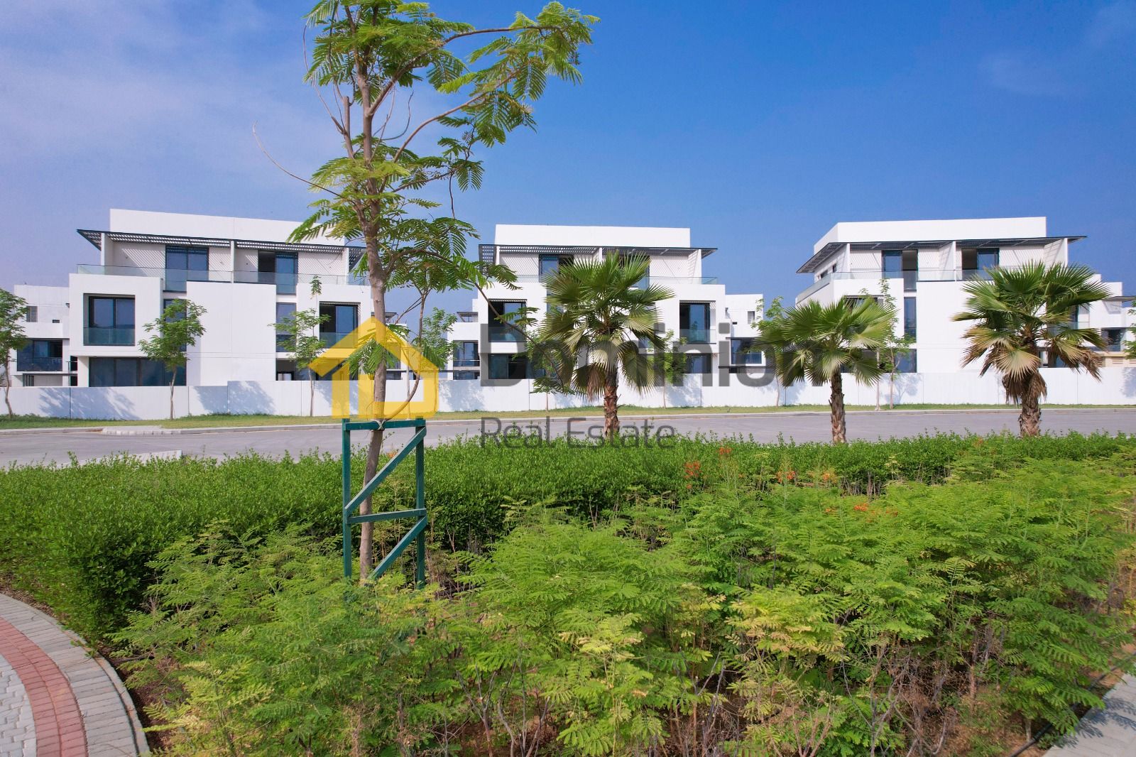 WATERFRONT COMMUNITY l LUXURY LIVING l 3 YEARS PAYMENT PLAN