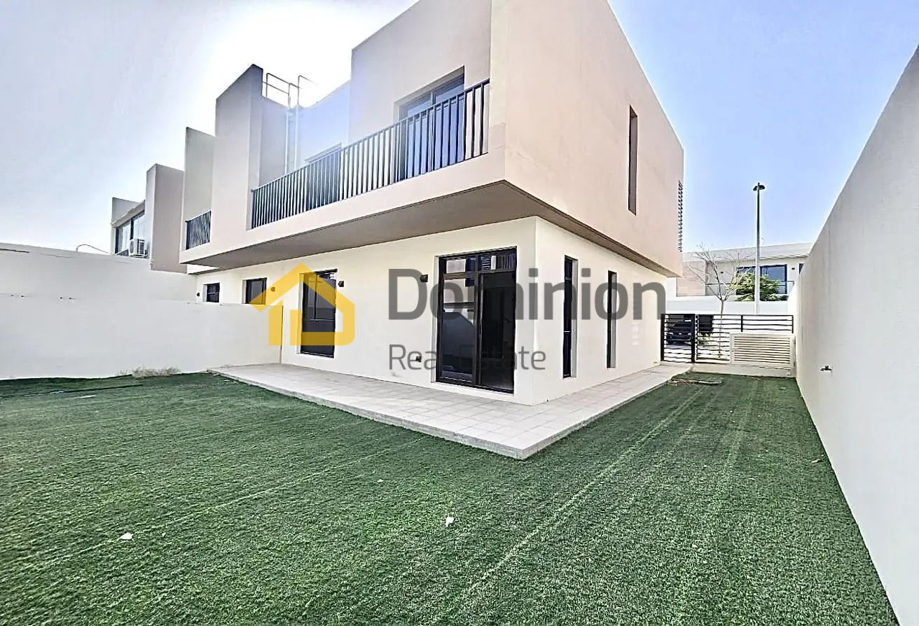 Modern Stylish Townhouse | Strategic Location | Thriving Community
