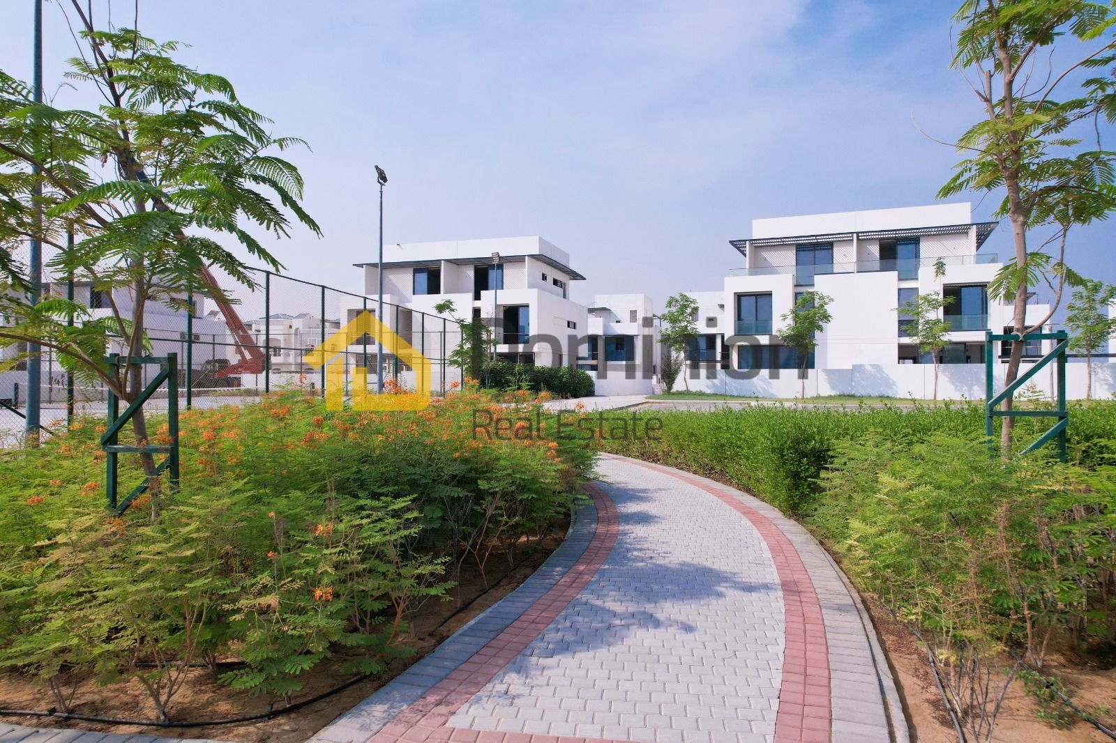 WATERFRONT COMMUNITY l LUXURY LIVING l FREE HOLD