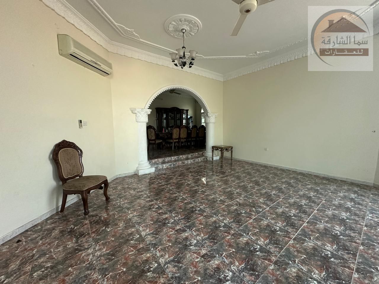 For sale, a two-story villa in Al Muwafjah area, Wasit suburb, Sharjah, a very suitable location. The villa consists of 6 rooms, 2 halls, and a counci