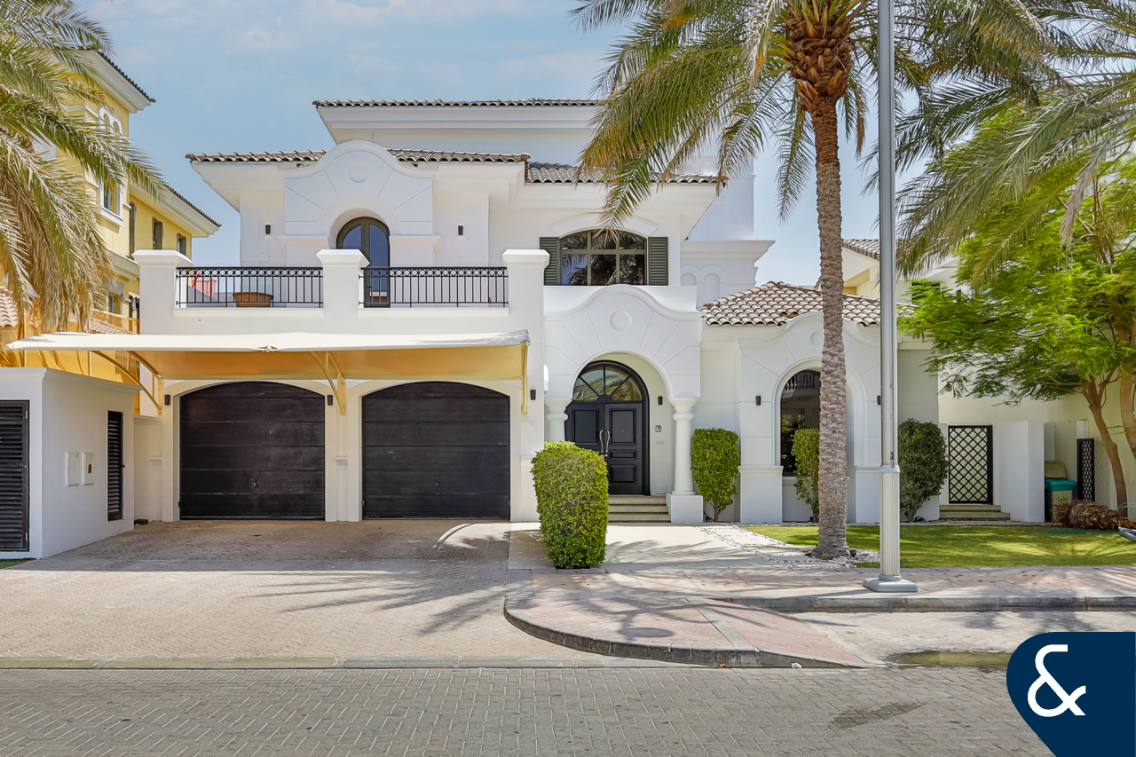 Tip Villa | Semi Upgraded | Extended Plot