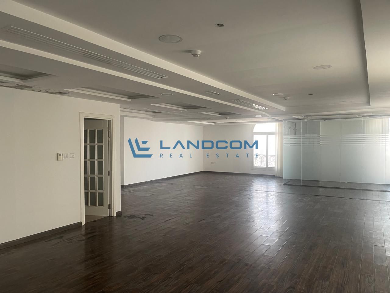 CHILLER-FREE OFFICE | PRIME LOCATION | NEAR DCC METRO