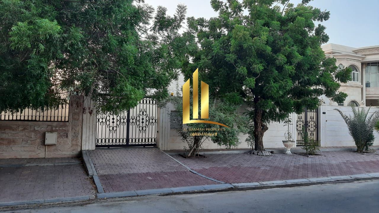 Luxury two-story villa for sale in Al Quoz - Wasit Suburb, Sharjah