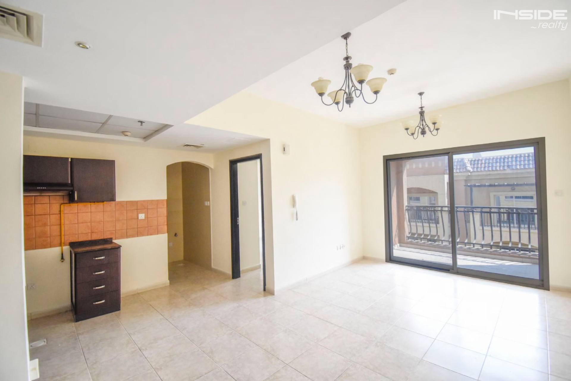 Vacant | Close To Mall | Family community