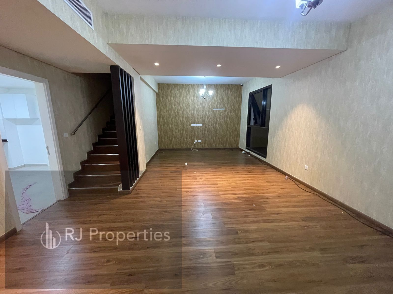 3BHK Corner Villa Nice Finishing Affordable Price Prime Location