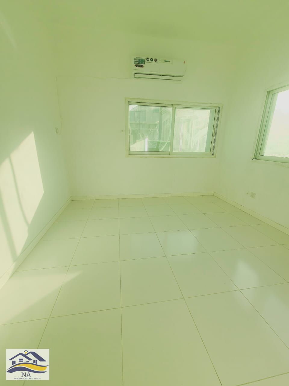NO CASH DEPOSIT # SPLIT AC FITTED FROM BUILDING