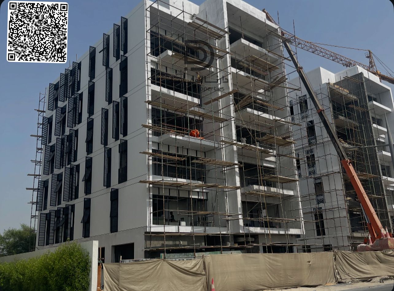 Luxurious penthouse in Al Zorah Project – Ajman, offering direct views of the golf course within a 5-star residential community that combines luxury and nature in one place.