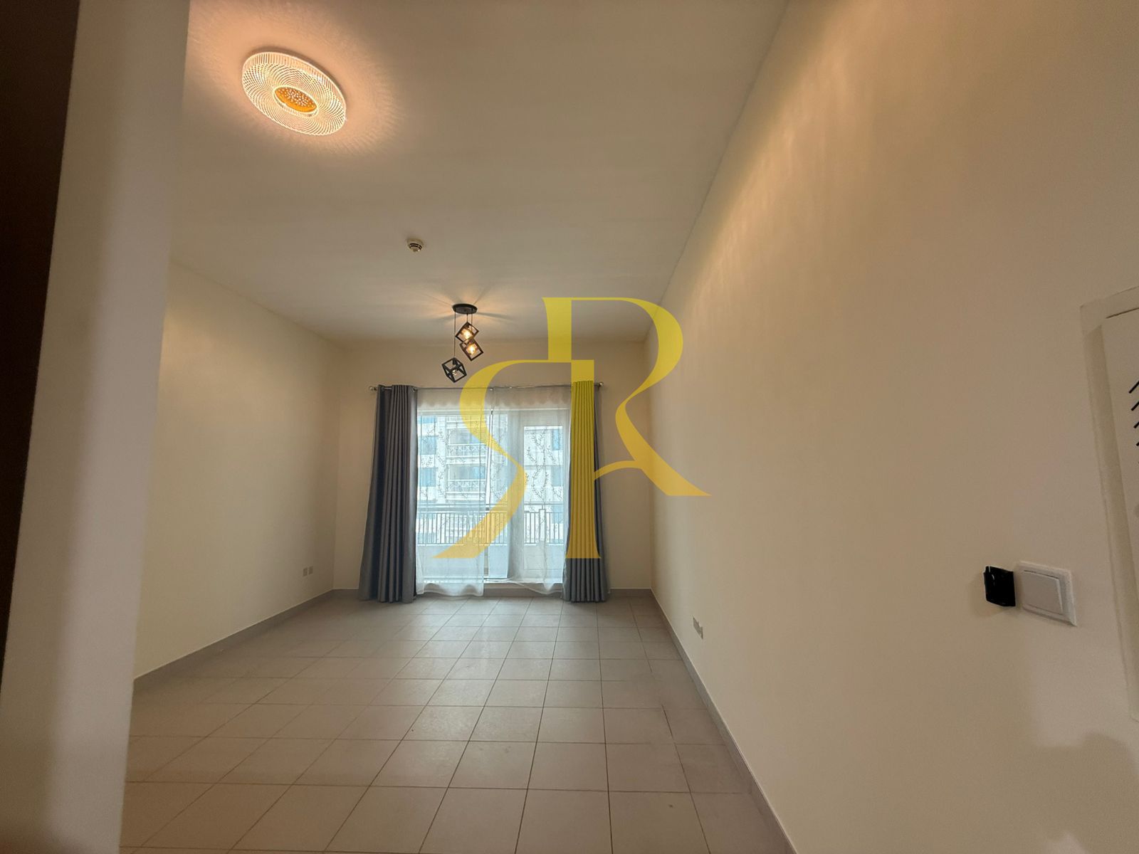 Spacious 1 BR in Boulevard Central 2 | Can Be Negotiated