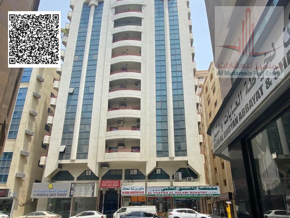 Apartment for annual rent in Al Shuwaiheen area, consisting of one room and a hall, in a very distinguished location