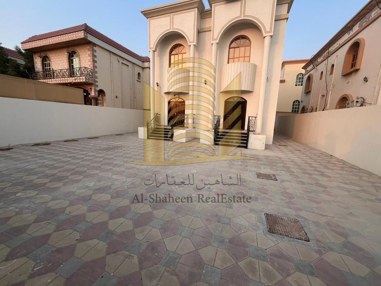 Villa in Rawdah 2, annual rent, 5 rooms, at a very reasonable price