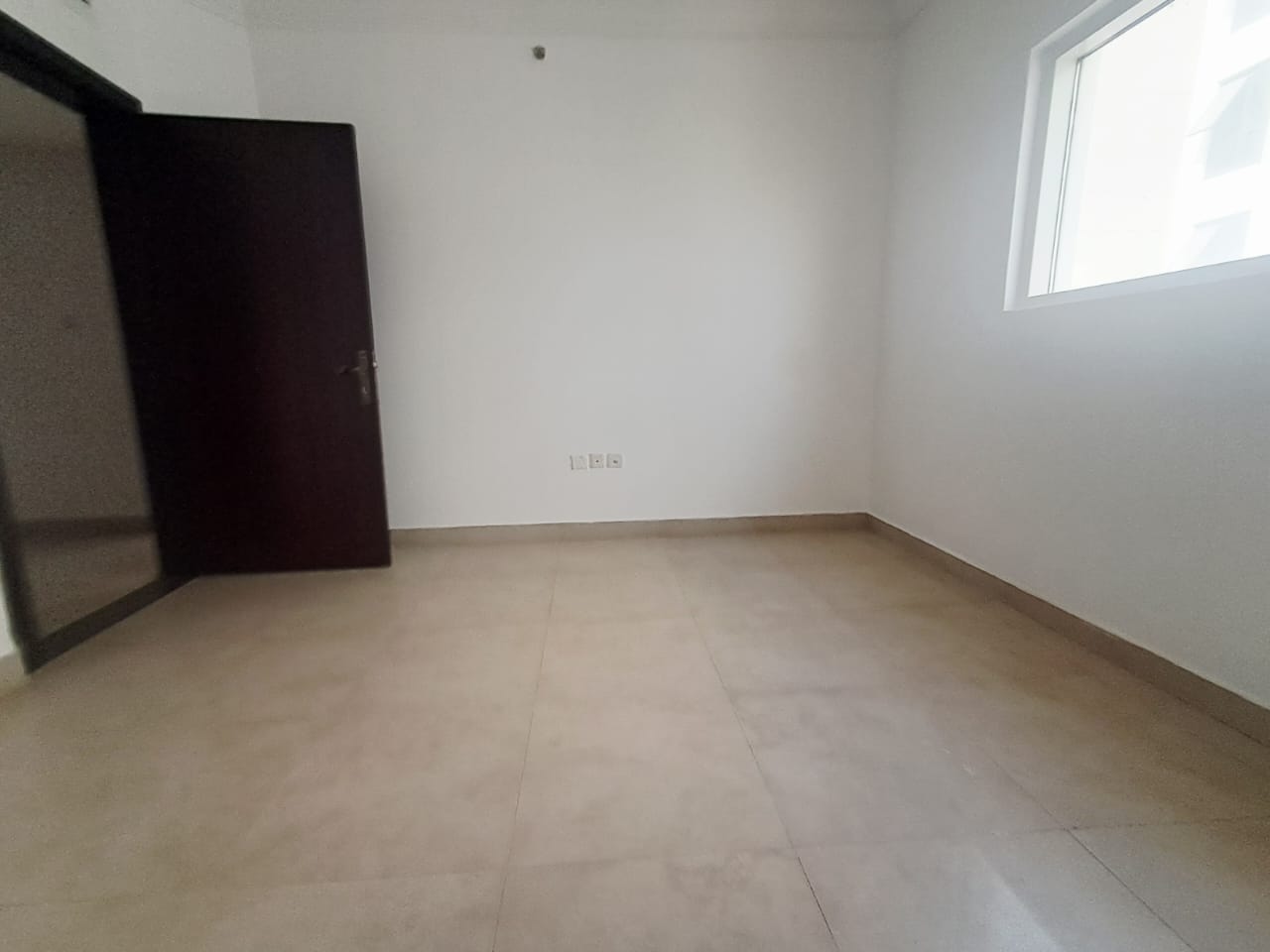 Spacious 2bhk with parking and balcony