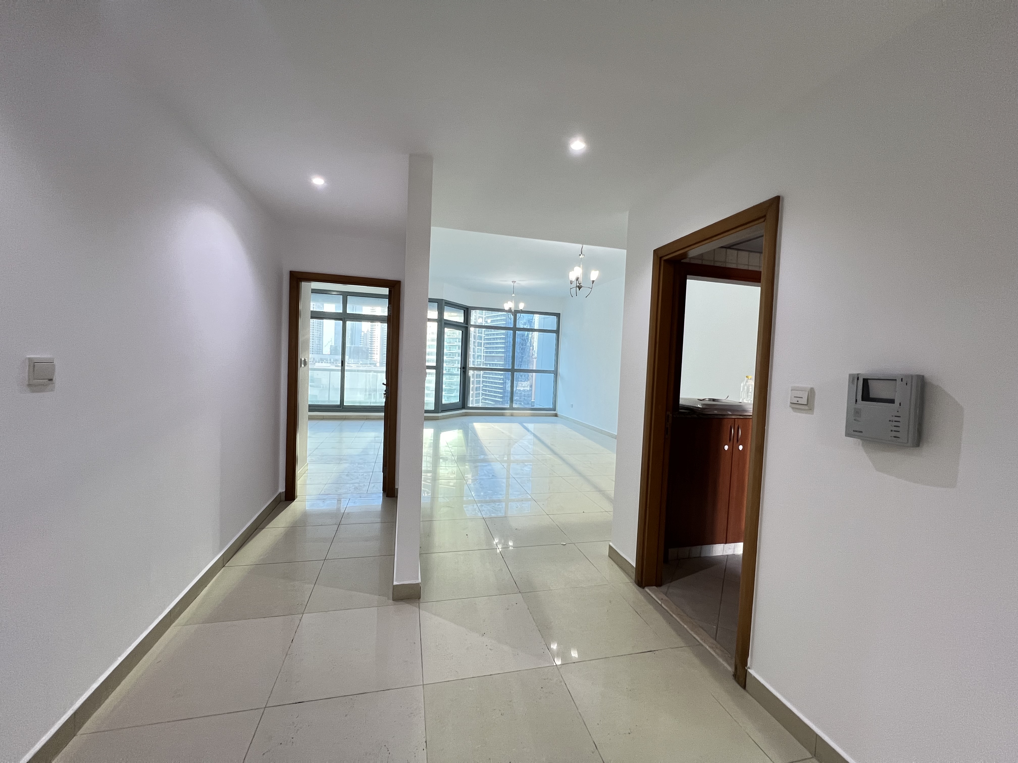 PARTIAL MARINA FACING| 3 BR+MAID| SPACIOUS