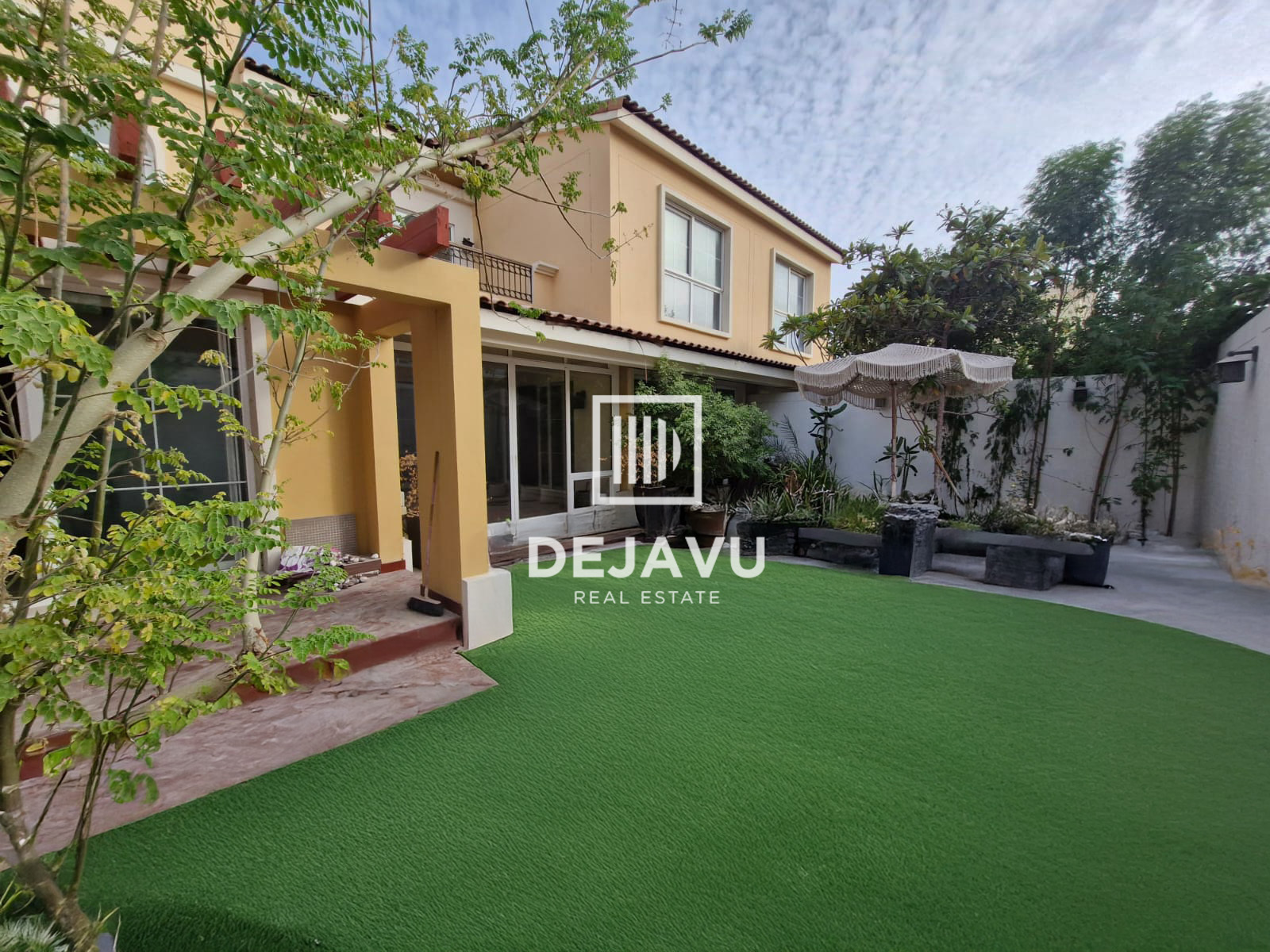 Exquisite 5 Bed Independent Villa | Private Garden | Prime Location