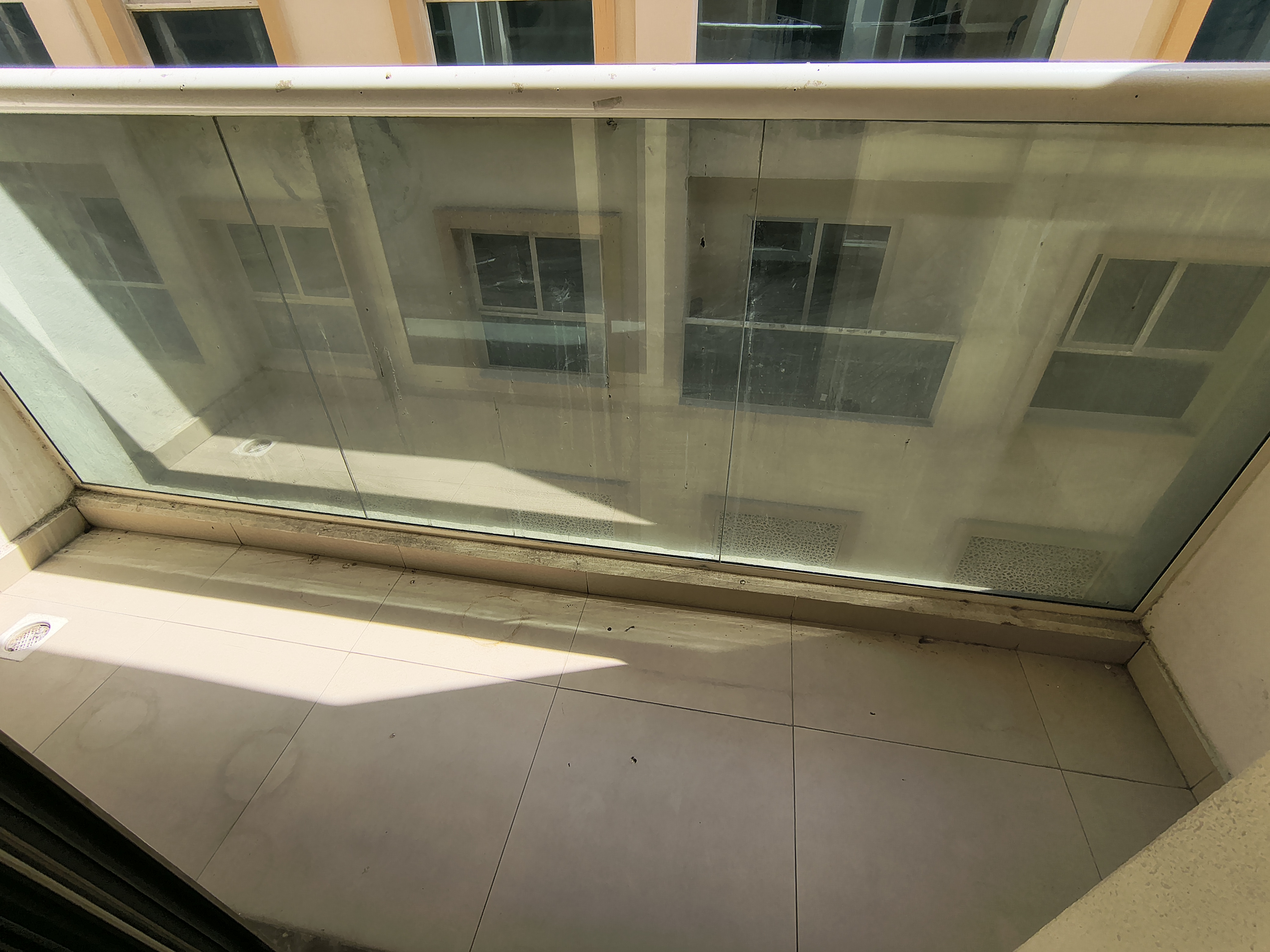 BIG SIZE 2 BEDROOM HALL 3 BATH WITH 2 BALCONY COVERED PARKING 1 WALKING DISTANCE TO SCHOOL'S FOR FAMILY ONLY READY TO MOVE 62K
