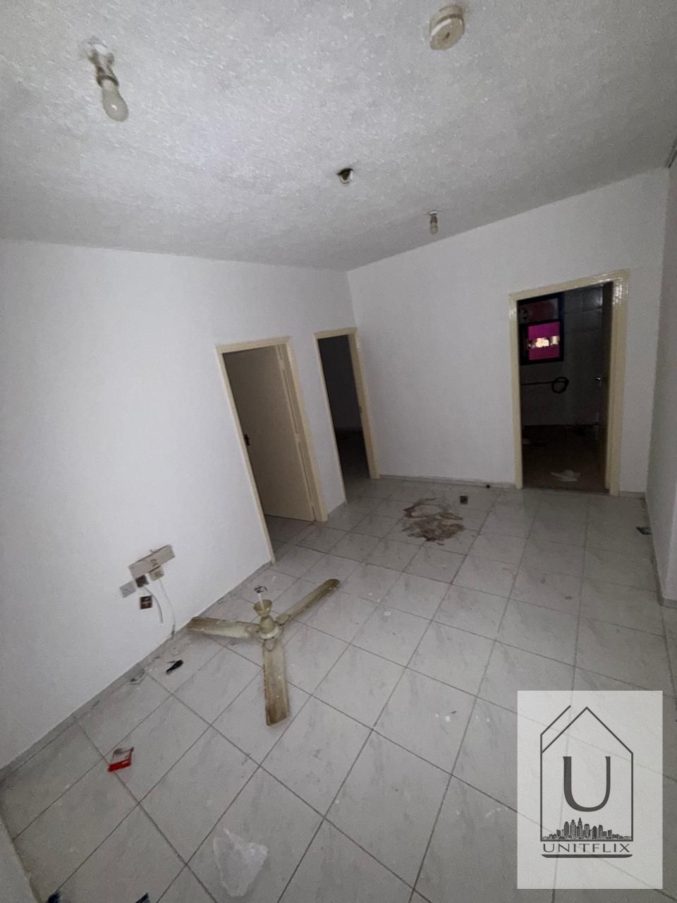 2 BHK AVAILABLE WITH BALCONY