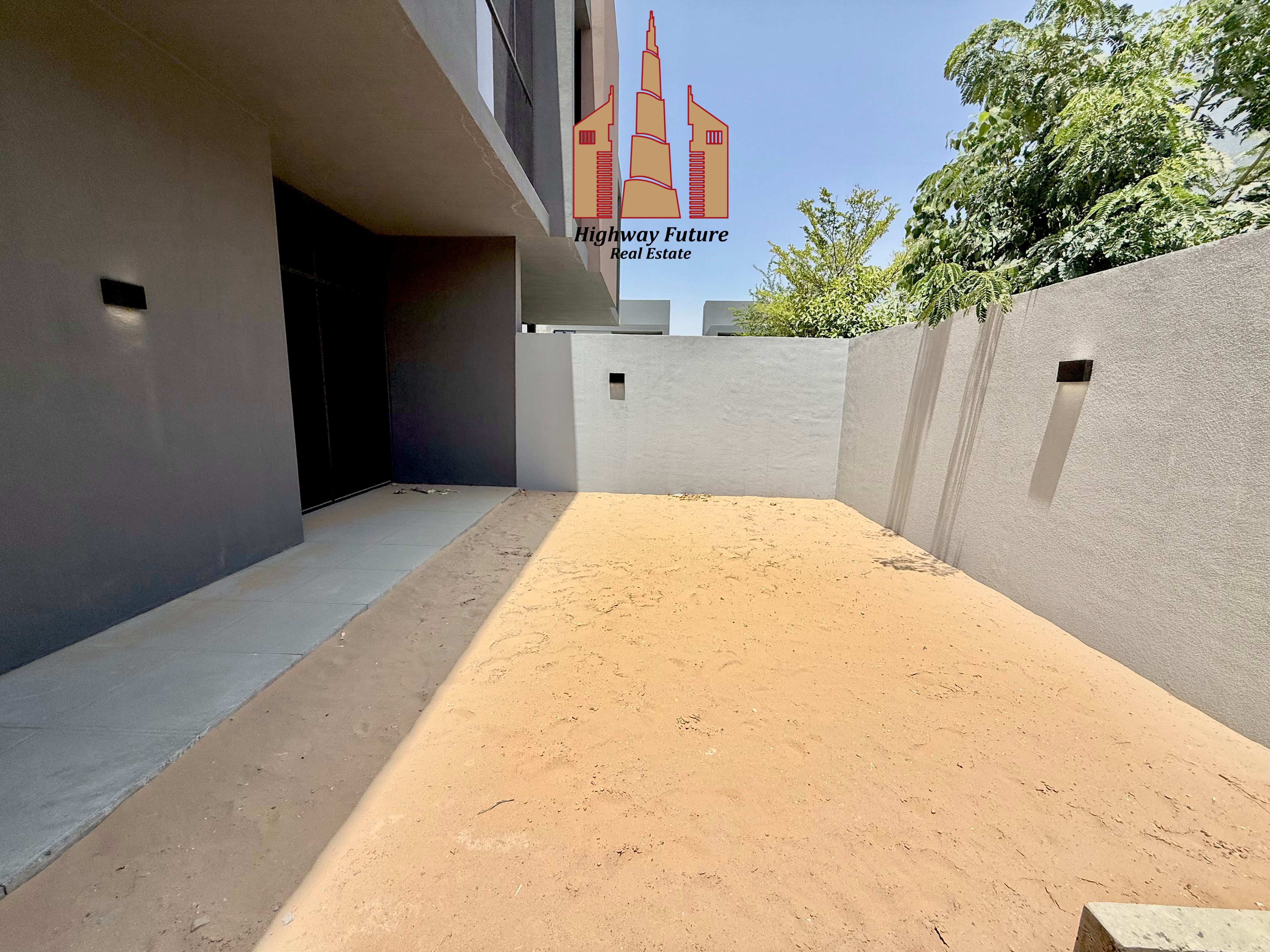 Modern 4bhk Town House + Maid Room + Big Backyard in Robina Masaar Tilal City