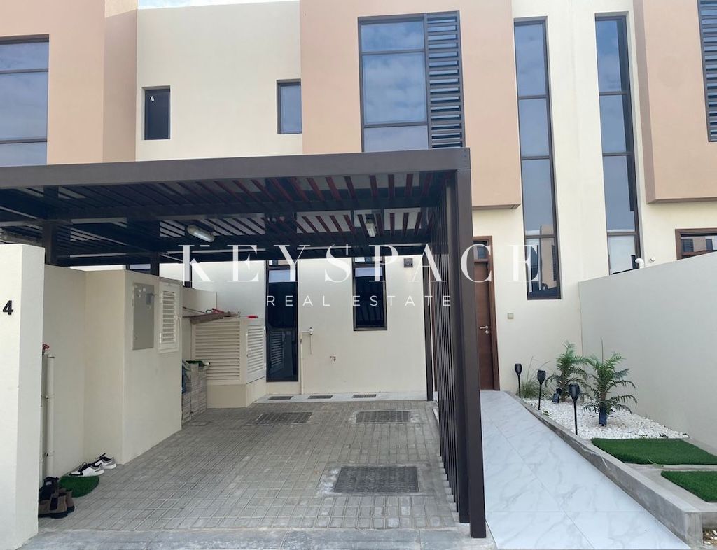 Modern Villa in a Secure, Peaceful Community | Resale
