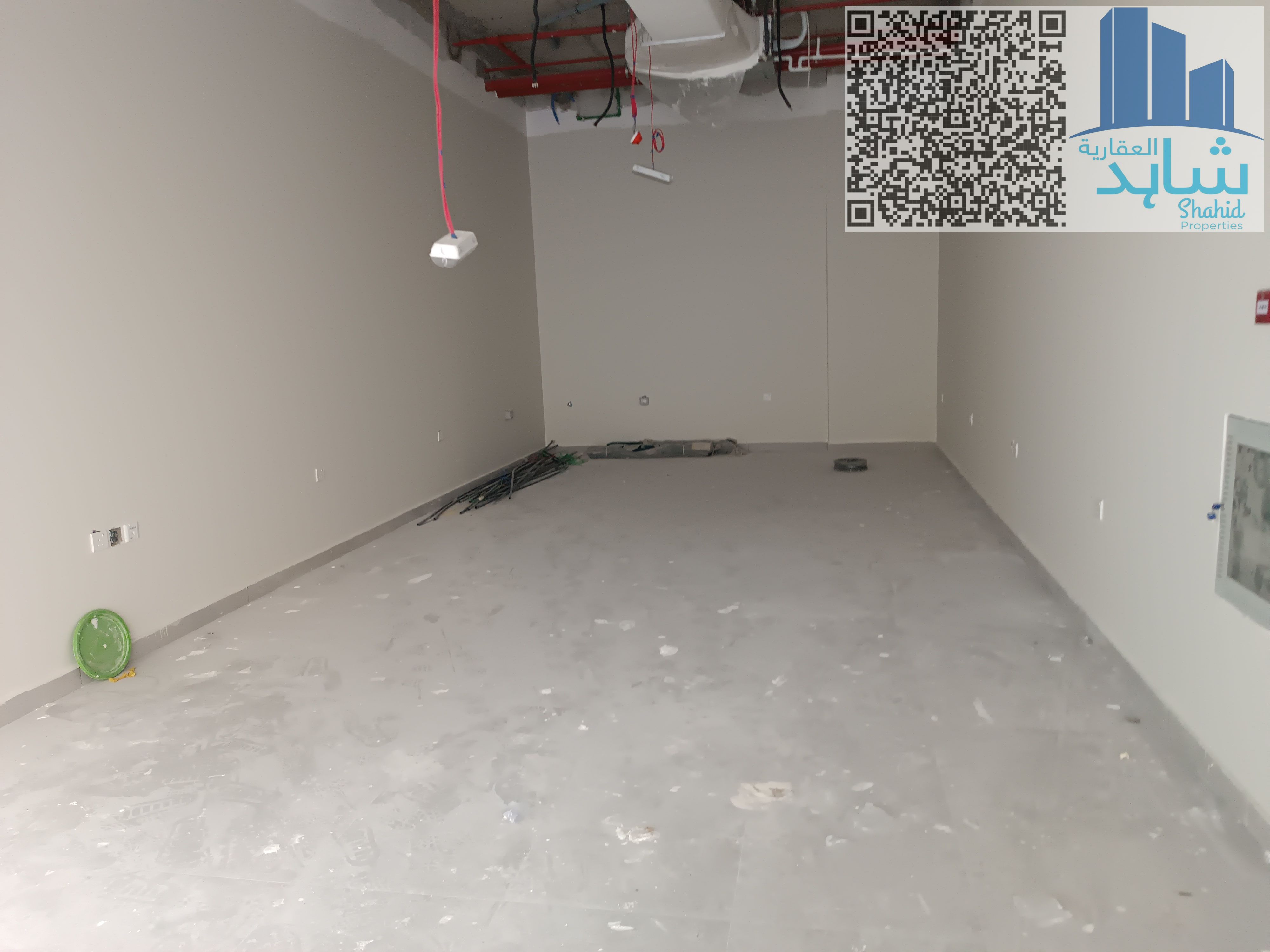 Large shop available for rent