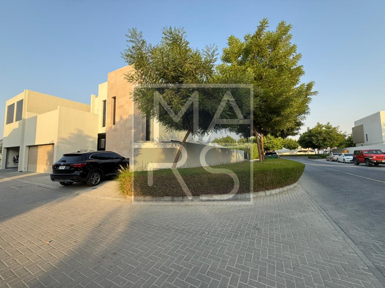 Corner House l Bigger size l Sama Majlis l Close Parking