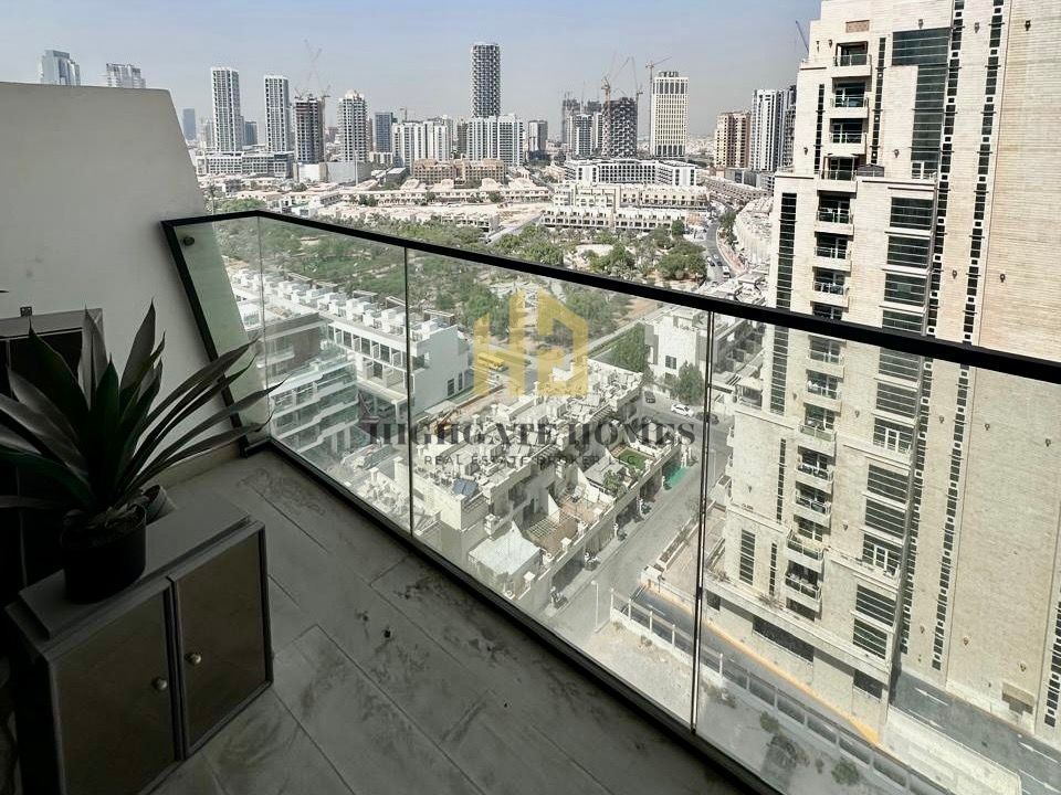 Vacant Now | High Floor | Community View