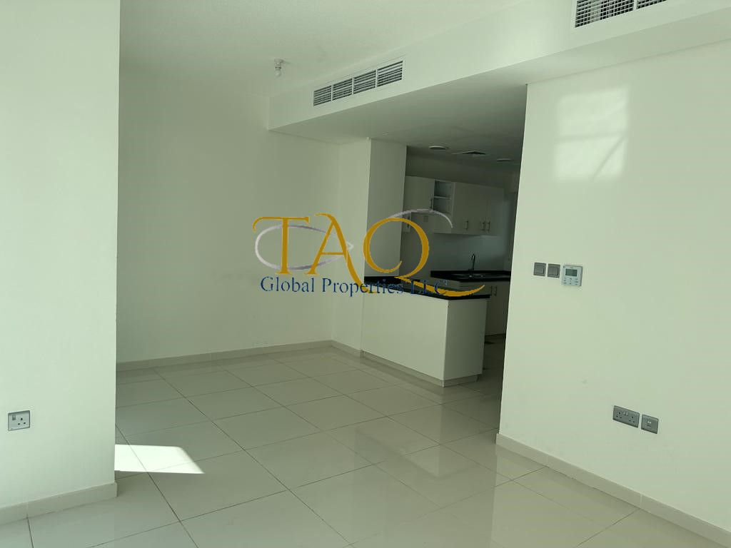 3 BEDROOM | ELEGANT & SPACIOUS | GATED COMMUNITY | RRM BACK TO BACK |