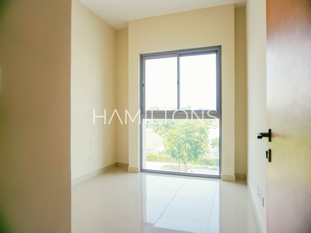 Contemporary Villa | Luxury Community | Resale