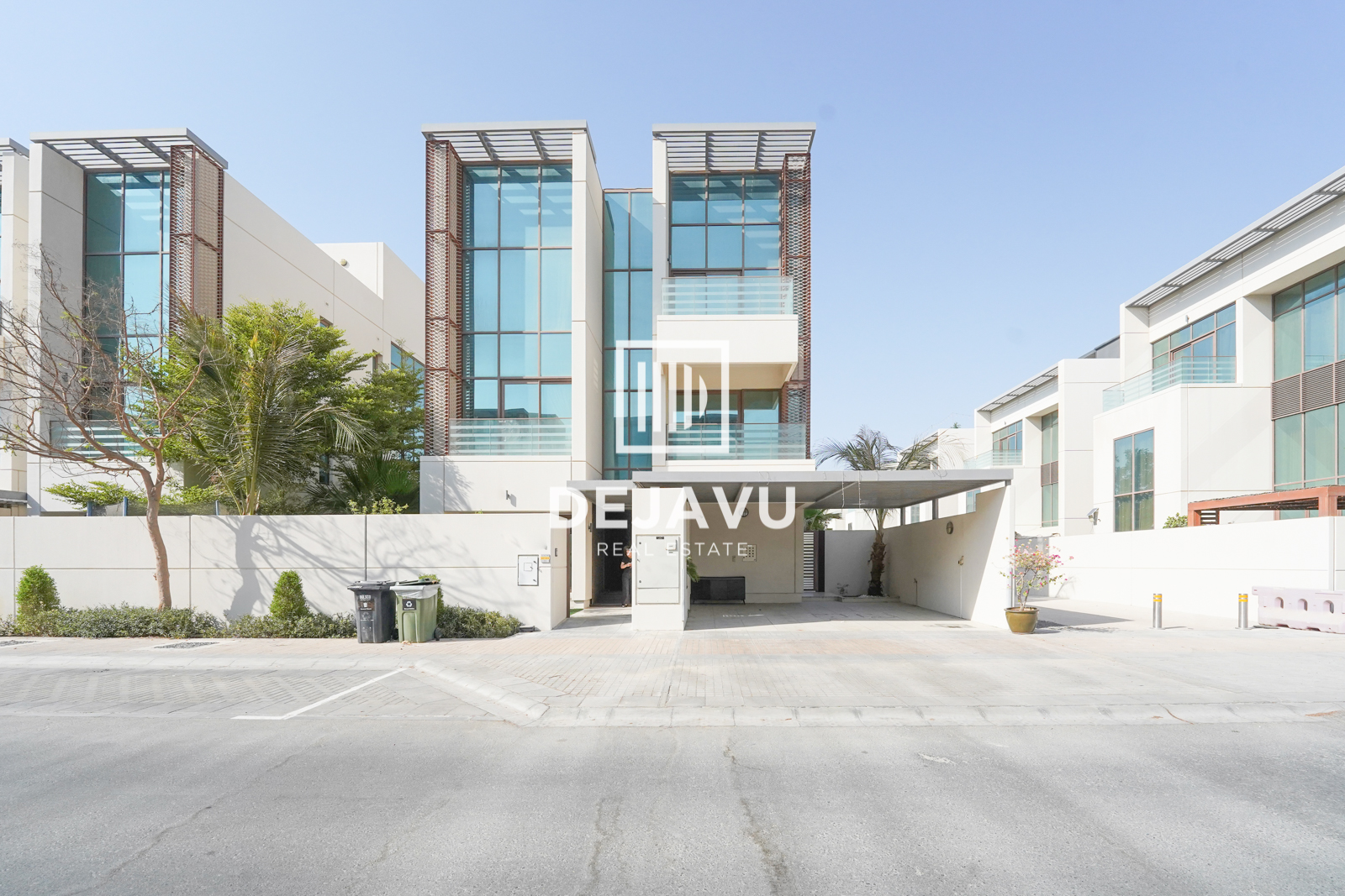 Premium Villa|Lift Access|Open For Offers|Vacant