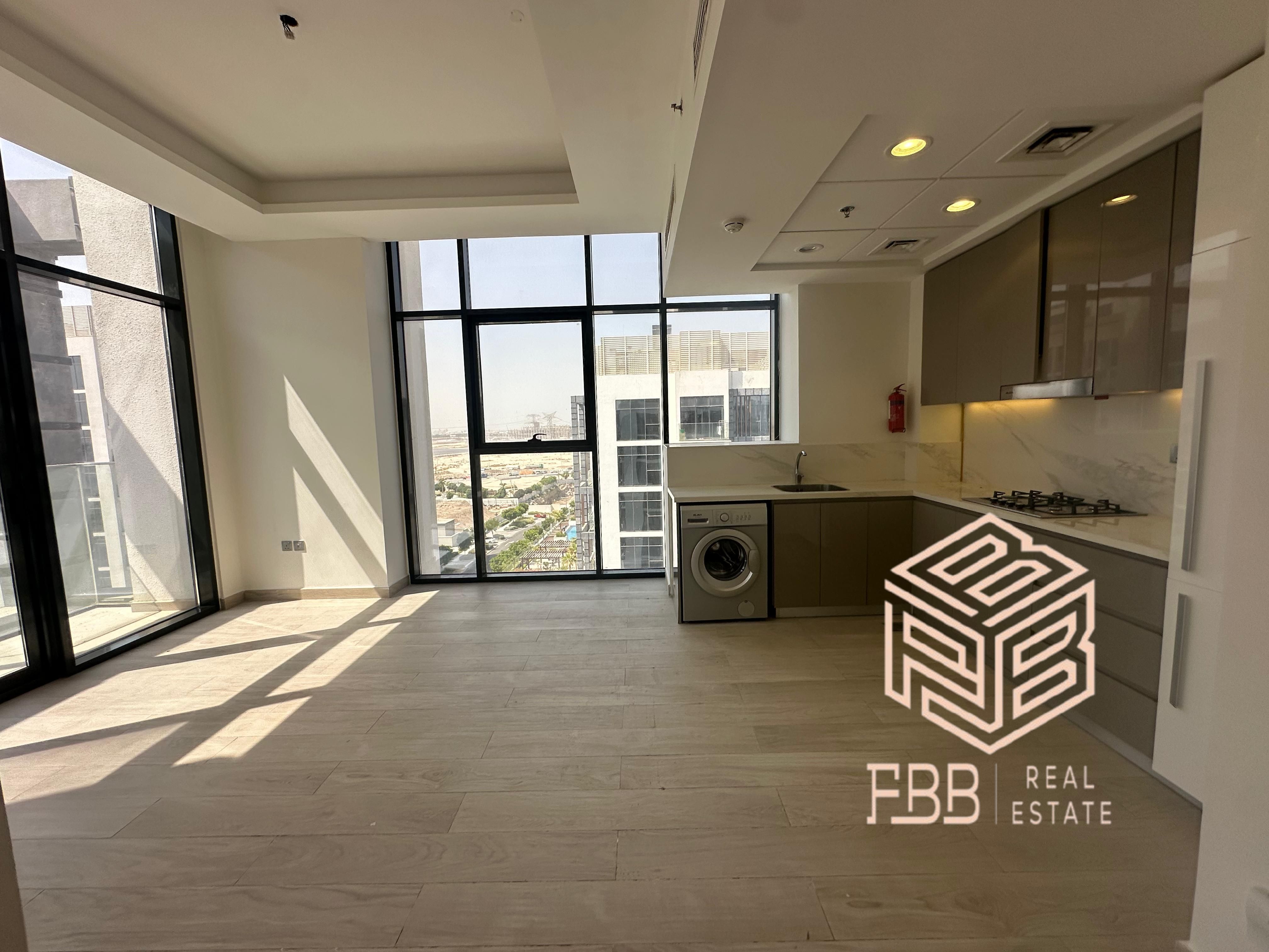 Semi-Furnished | Pool View | Corner 1BR