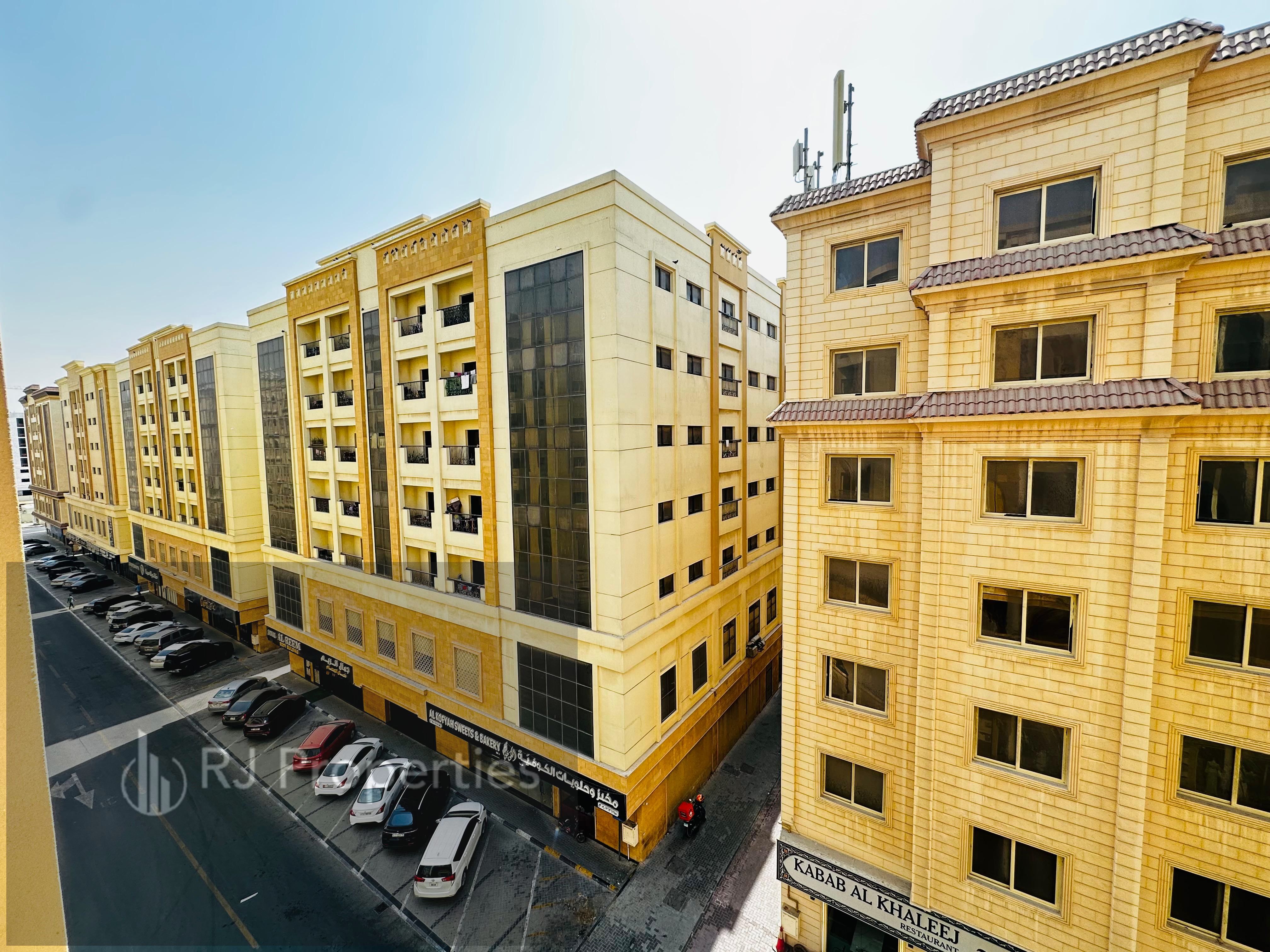 2BHK apartment Close To Muwaileh Park with balcony with parking