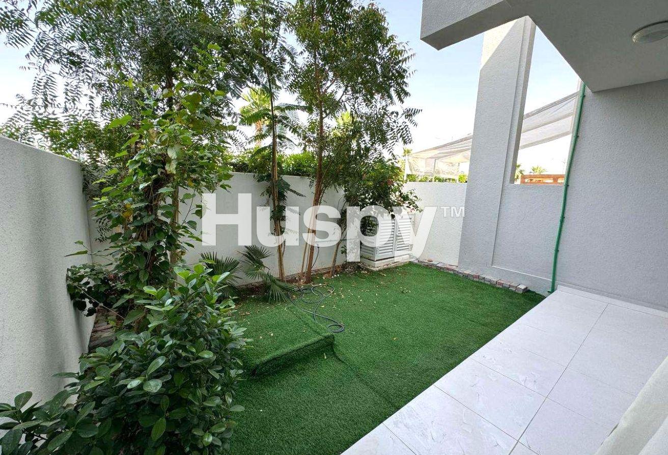 Fully Furnished | Vacant | Community View
