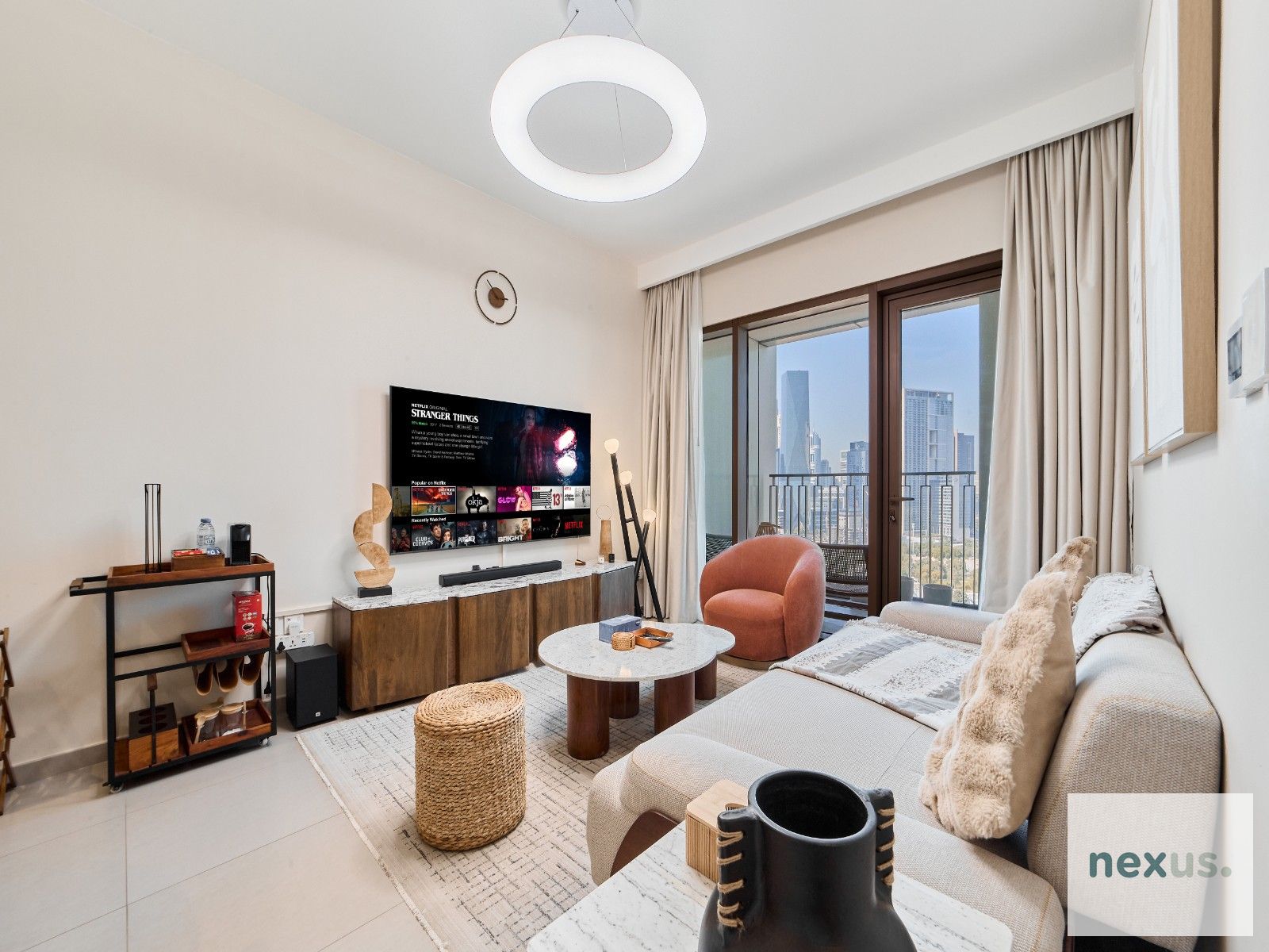 Elegant City Stay | 1-Bedroom in Downtown Views II