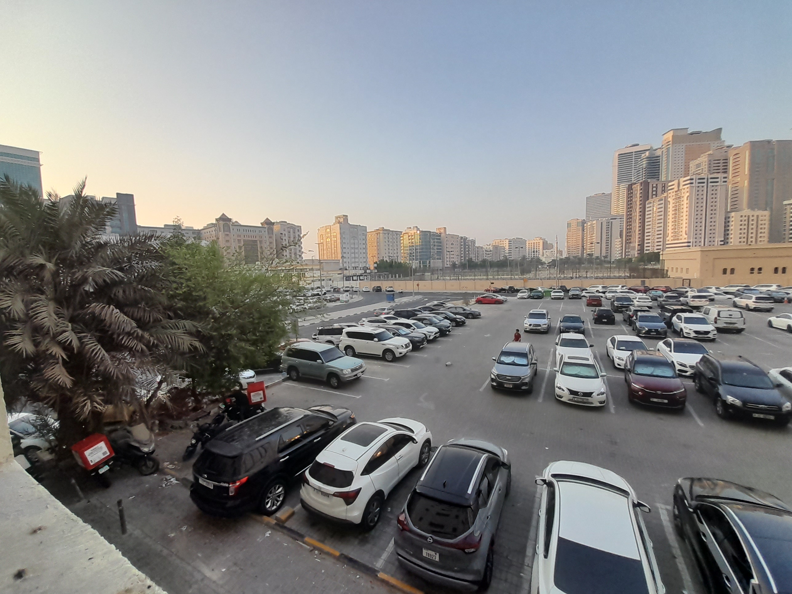 SPACIOUS 2 BEDROOMS WITH 2 BATHROOMS FULL OPEN VIEW CHILER FREE NEAR FAMILY PARK ON PRIME LOCATION CONTACT US NOW