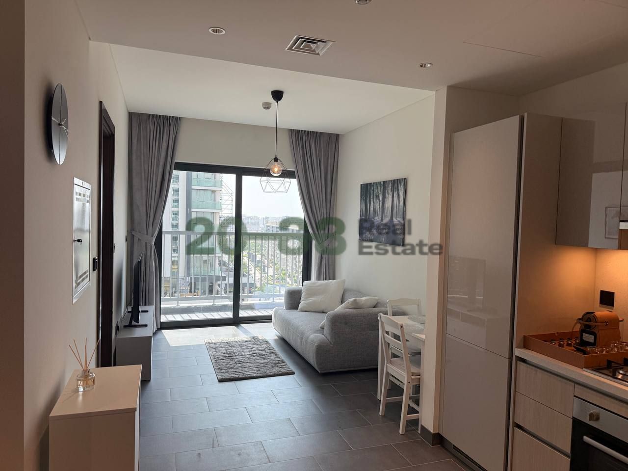 Vibrant City Life | Open Plan | Inviting Ambience