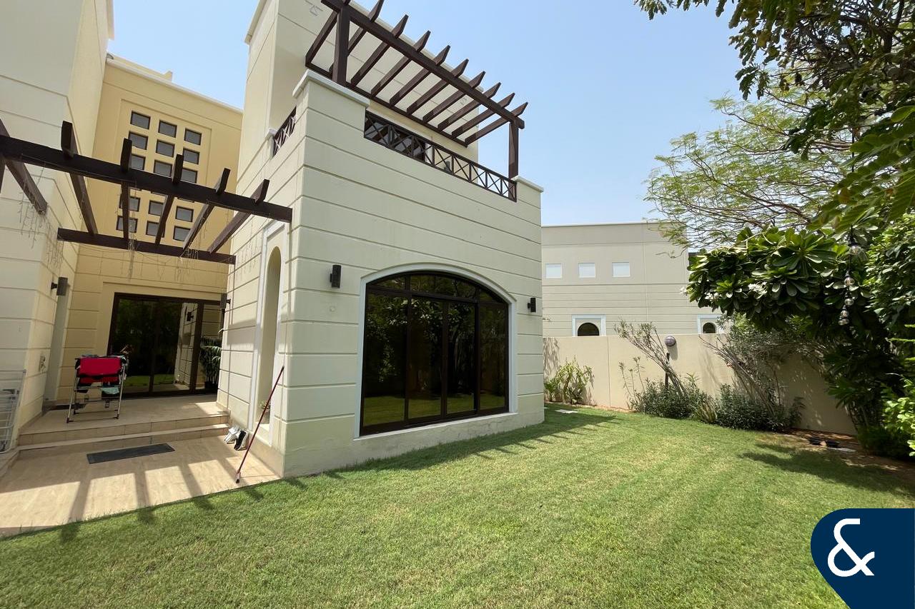 Corner Unit | Amazing Location | Single Row