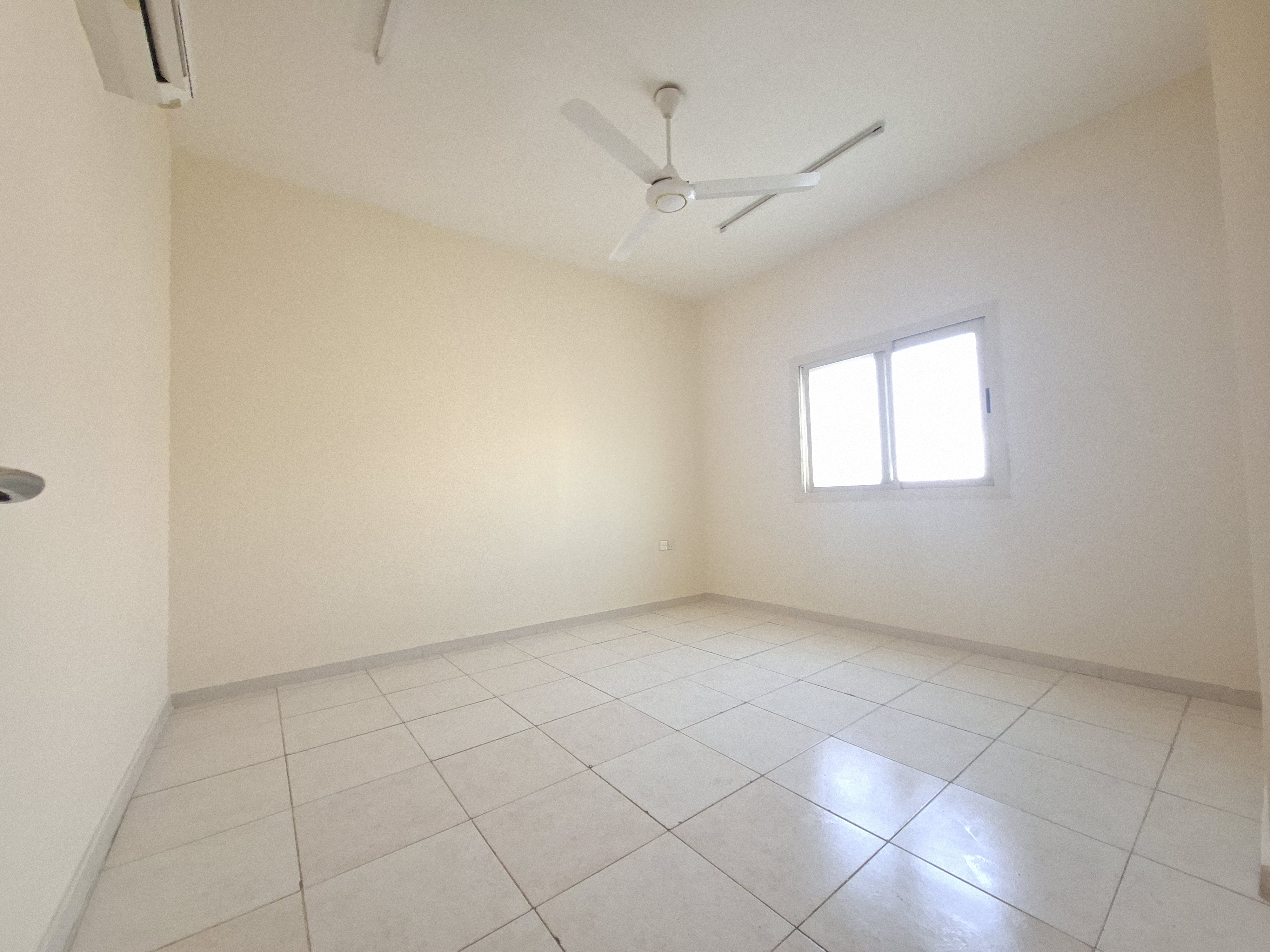 Luxury 1. bhk APARTMENT available in Muwailah near to bus station